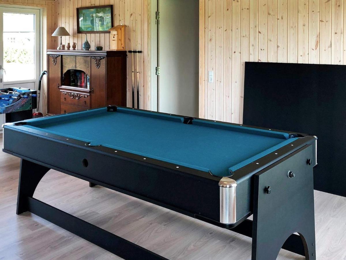10 Person Holiday Home In Ansager Экстерьер фото