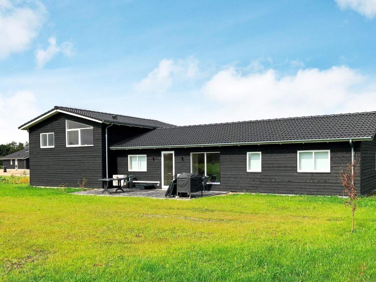 10 Person Holiday Home In Ansager Экстерьер фото